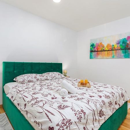 Apartment Lorilu Pula Extérieur photo