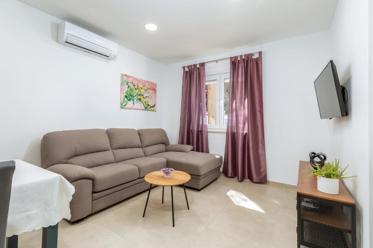 Apartment Lorilu Pula Extérieur photo